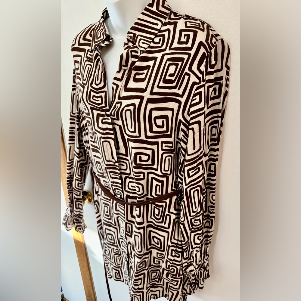Geometric Patterned Mini Dress - Picture 4 of 11